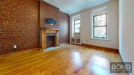 Listing photo 1 of 6