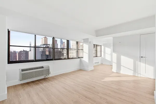 Listing photo 1 of 32