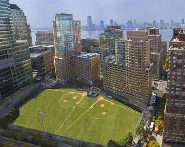 Listing photo 1 of 2