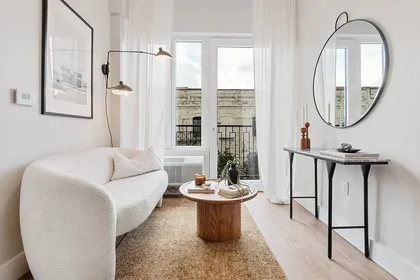 Listing photo 1 of 6