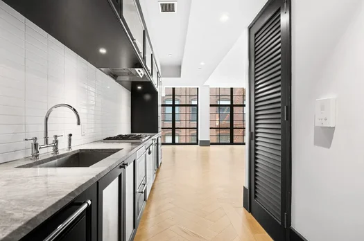 Listing photo 1 of 16