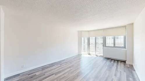 Listing photo 1 of 12