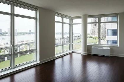 Listing photo 1 of 5