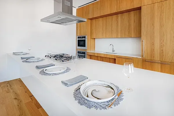 Listing photo 1 of 40