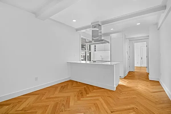 Listing photo 1 of 7