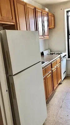 Listing photo 1 of 6