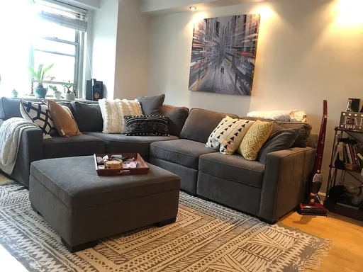 Listing photo 1 of 9