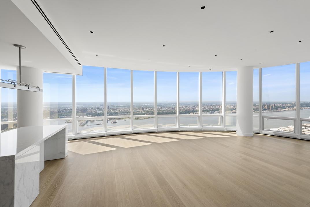 Listing photo 1 of 11