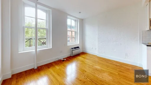 Listing photo 1 of 10