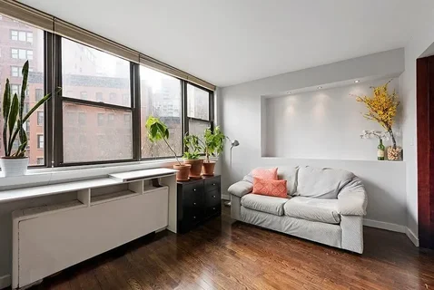 Listing photo 1 of 5