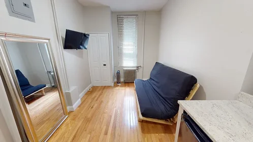 Listing photo 1 of 3