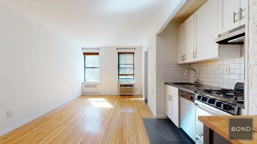 Listing photo 1 of 11