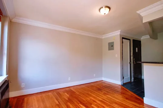 Listing photo 1 of 5