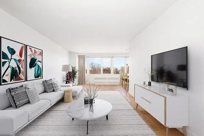 Listing photo 1 of 5