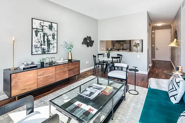 Listing photo 1 of 5