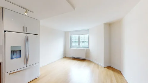 Listing photo 1 of 6