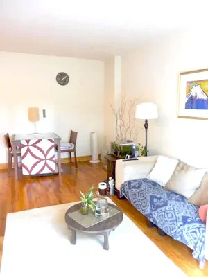 Listing photo 1 of 4