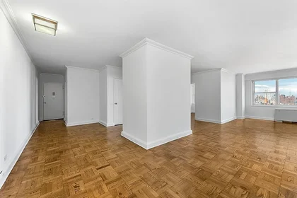 Listing photo 1 of 12