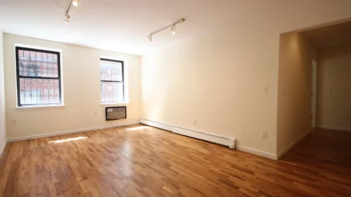 Listing photo 1 of 6