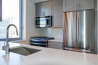 Listing photo 1 of 7