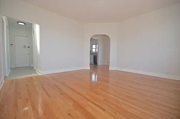 Listing photo 1 of 6