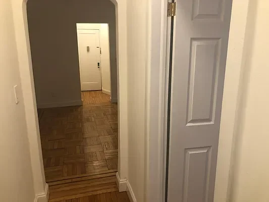 Listing photo 1 of 7