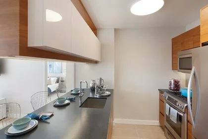 Listing photo 1 of 6