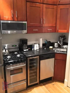 Listing photo 1 of 3