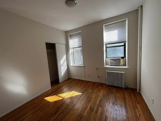 Listing photo 1 of 5