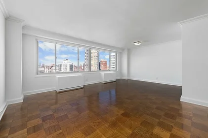 Listing photo 1 of 4