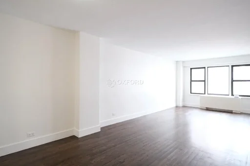 Listing photo 1 of 9