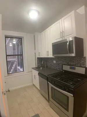 Listing photo 1 of 4