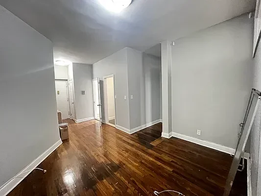 Listing photo 1 of 7