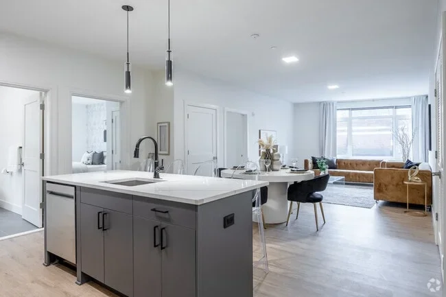 Listing photo 1 of 5