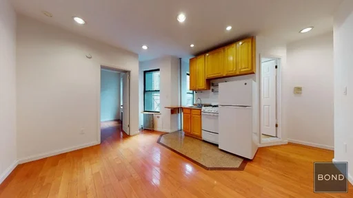 Listing photo 1 of 8