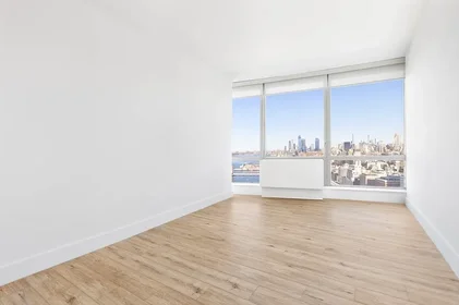 Listing photo 1 of 7