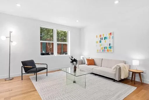 Listing photo 1 of 7