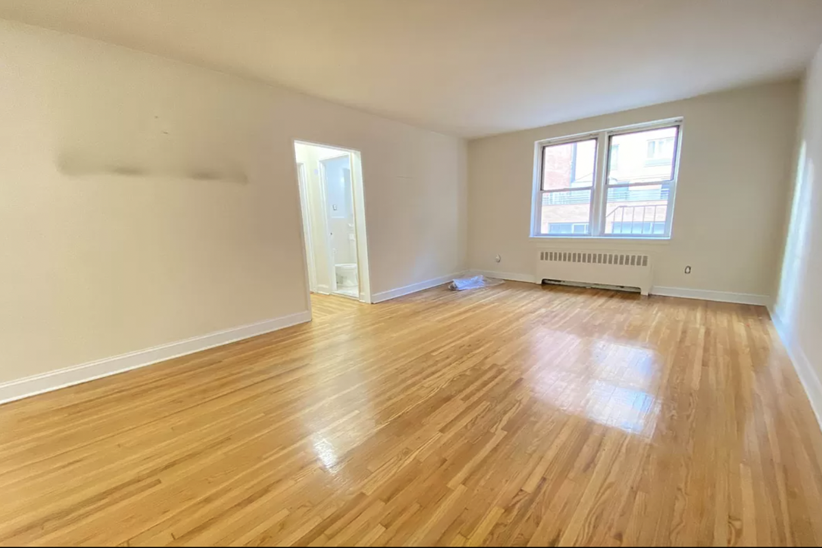 Listing photo 1 of 12