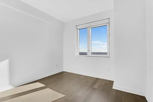 Listing photo 1 of 6