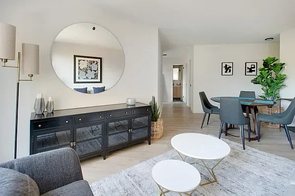 Listing photo 1 of 6