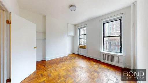 Listing photo 1 of 7