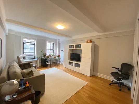 Listing photo 1 of 7