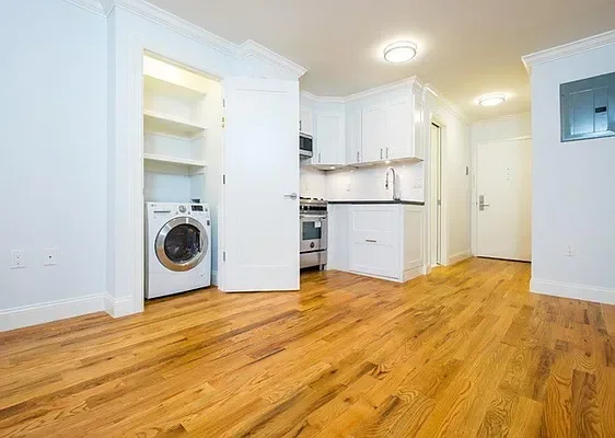 Listing photo 1 of 5