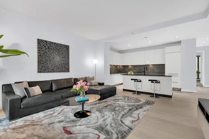 Listing photo 1 of 4