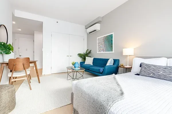 Listing photo 1 of 9