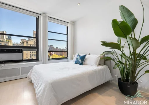 Listing photo 1 of 11