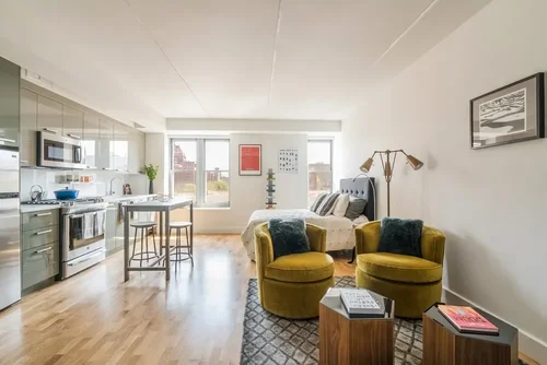 Listing photo 1 of 6