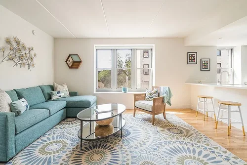 Listing photo 1 of 7