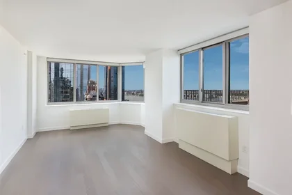 Listing photo 1 of 36