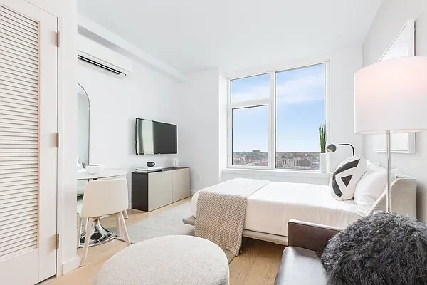 Listing photo 1 of 7